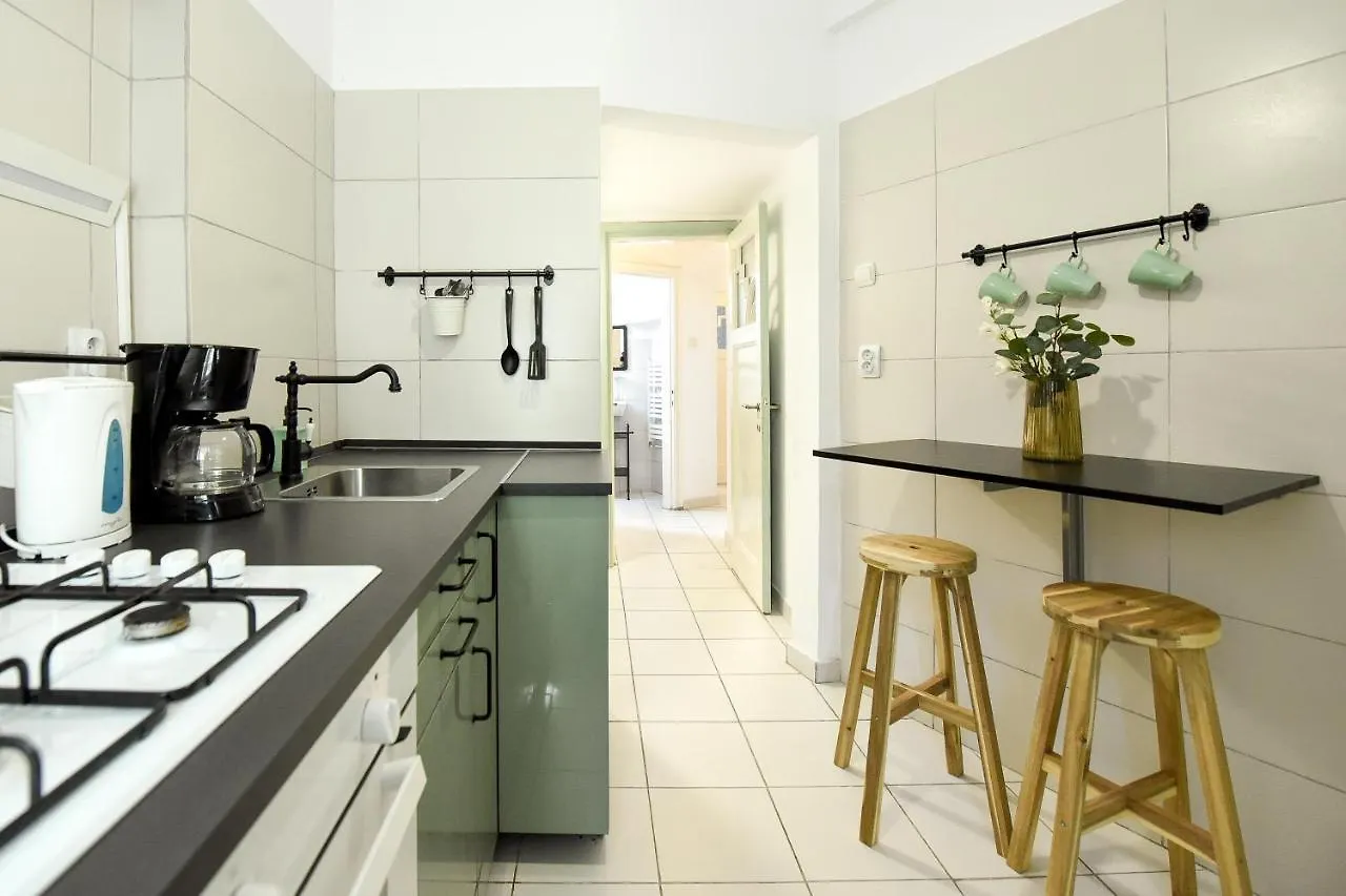 Golden Age - When Old Meets New Apartman Bukarest Románia