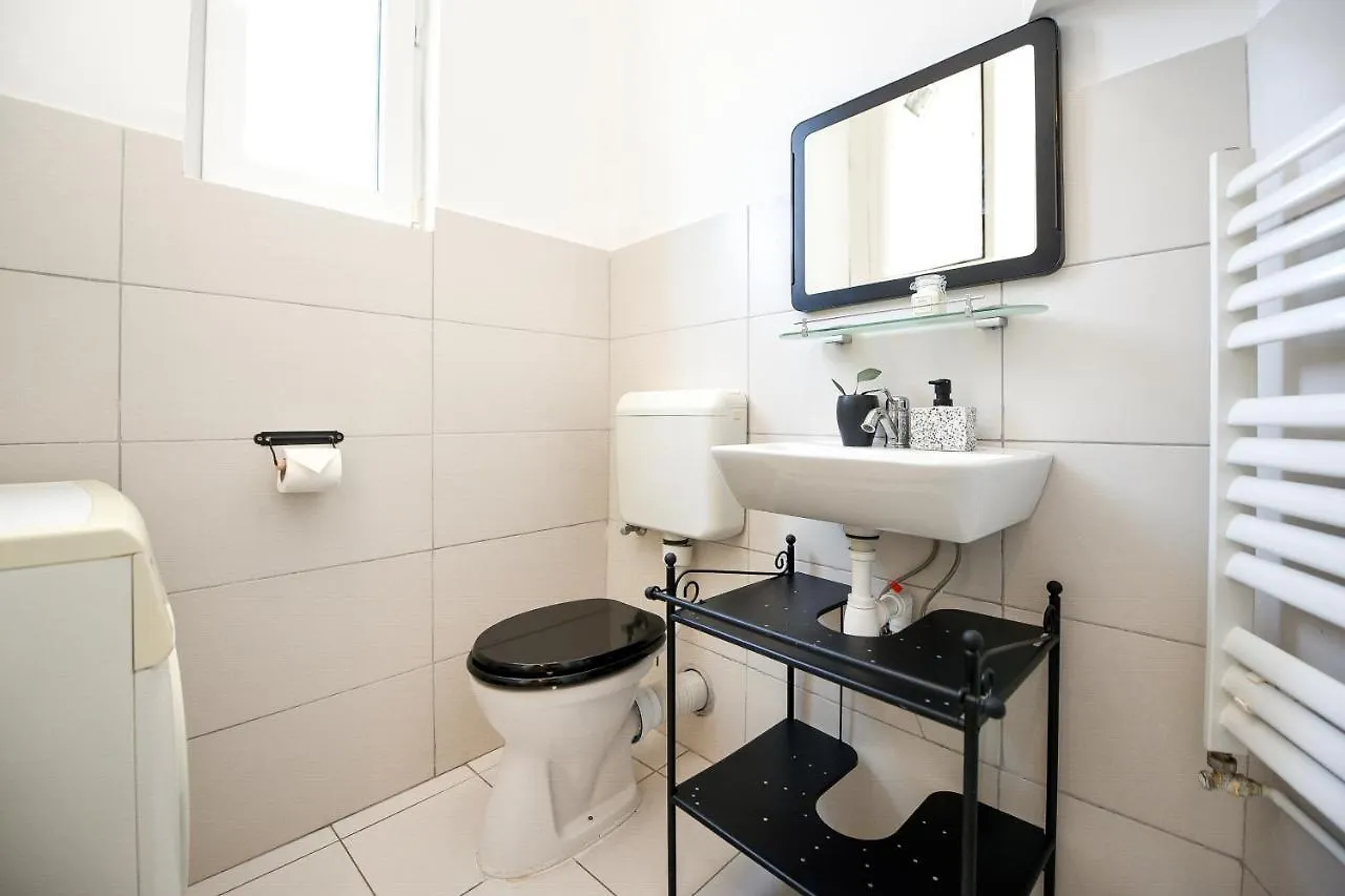 Golden Age - When Old Meets New Apartman Bukarest