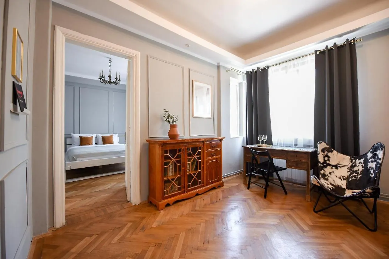 Golden Age - When Old Meets New Apartman Bukarest 0*,